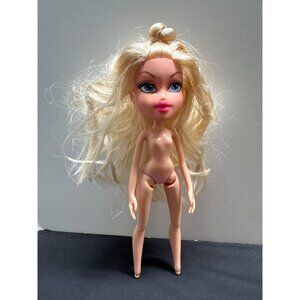 MGA Entertainment 2015 Bratz Doll With Blonde Hair & Blue Eyes